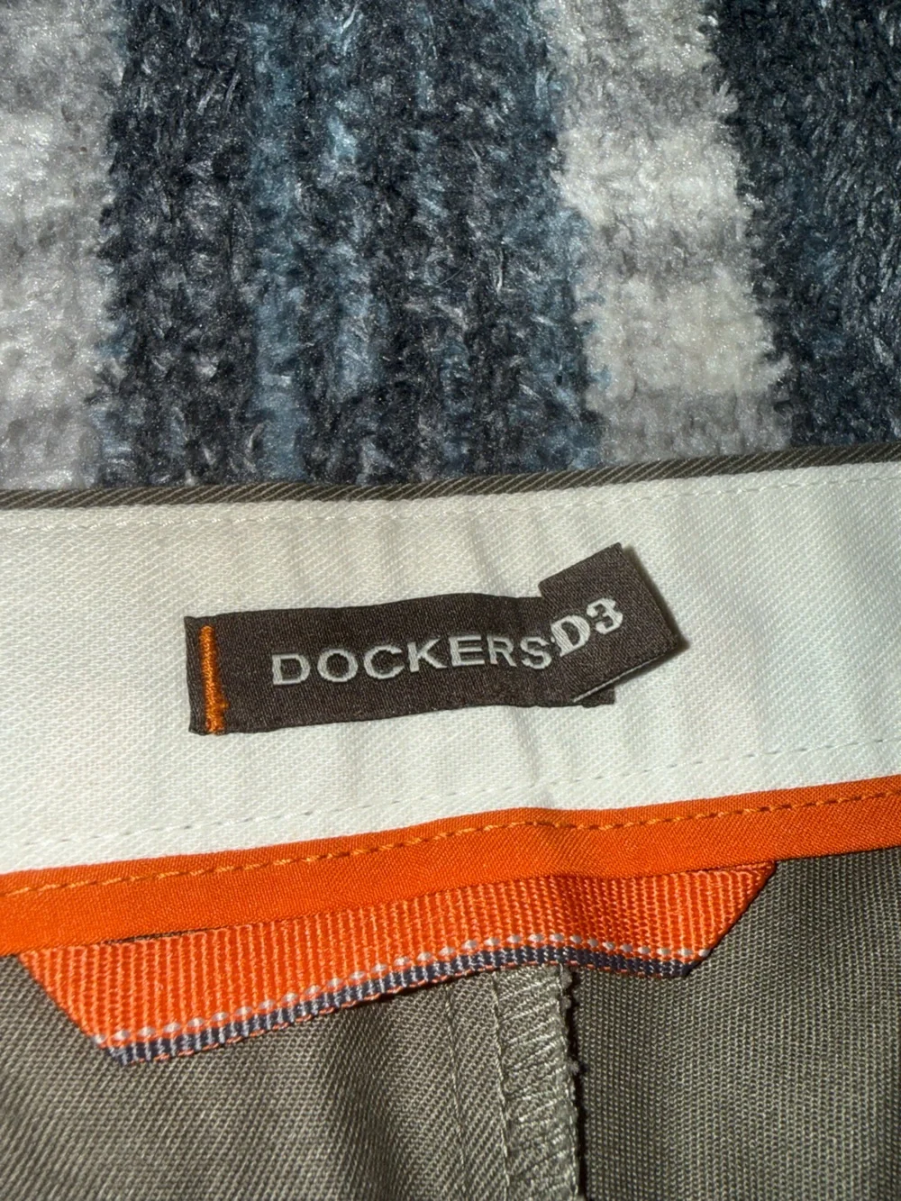 Dockers D3 Men’s Brown Grey Straight Leg Flat Front Chinos 34x30 Stretch Comfort